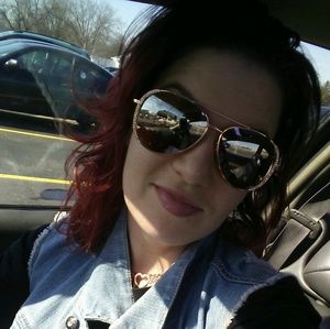 Meet your Posher, Amanda